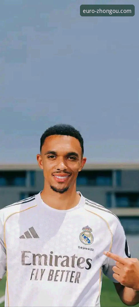 球星场外小插曲的数字化观察：从阿诺德事件看体育资讯获取新趋势